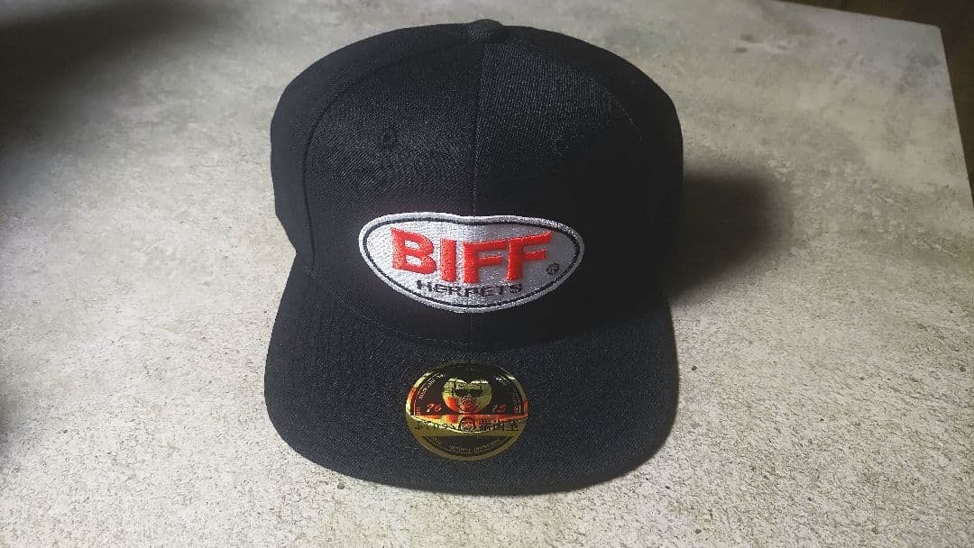新品 BIFFキャップ 野性爆弾くっきー ぶてぃっく紫歯茎 - メルカリ