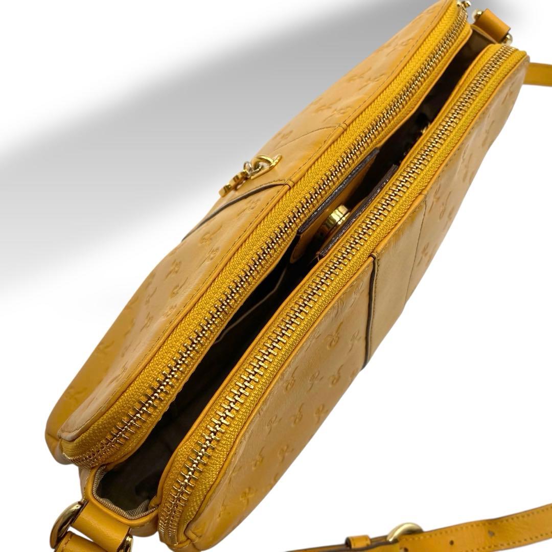 美品】ロベルタディカメリーノ ショルダーバッグ ミヌエット ハニー