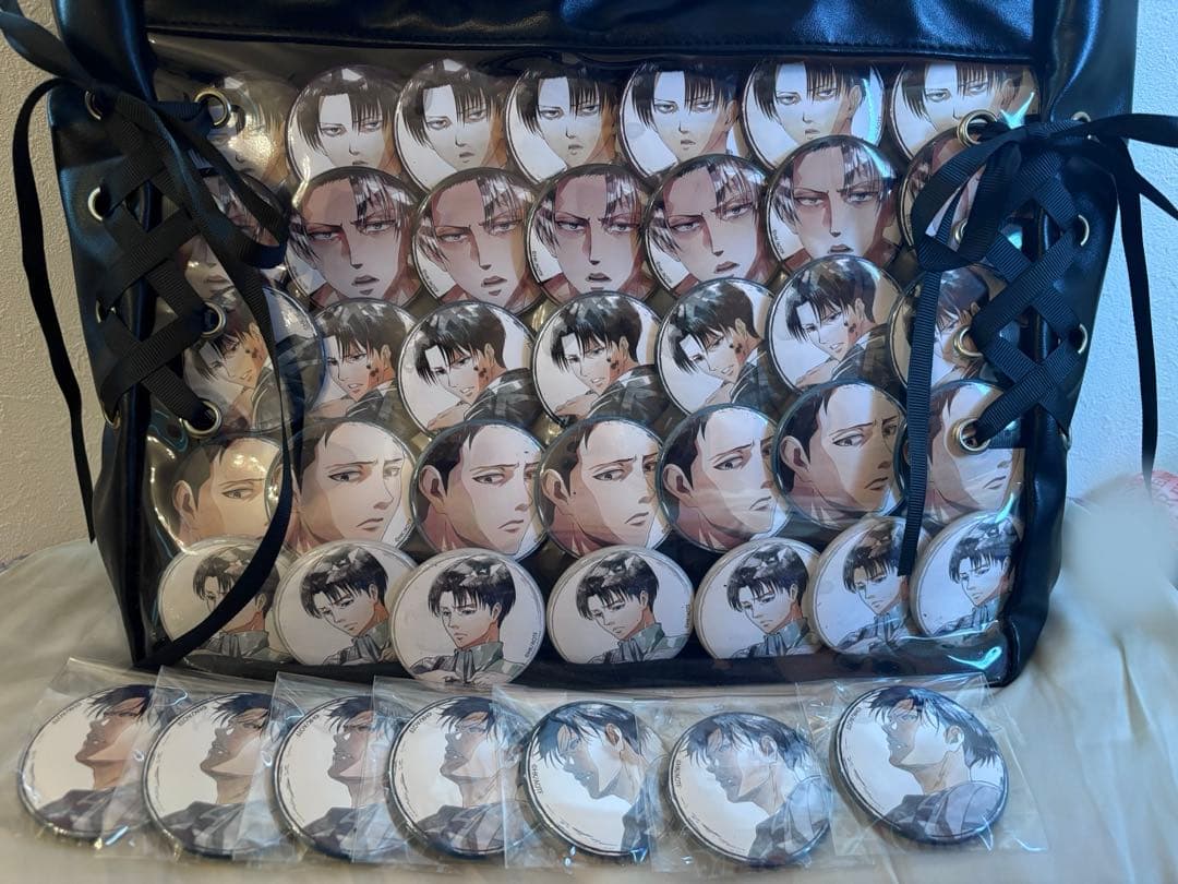 進撃の巨人 リヴァイ 缶バッジ 痛バ - メルカリ