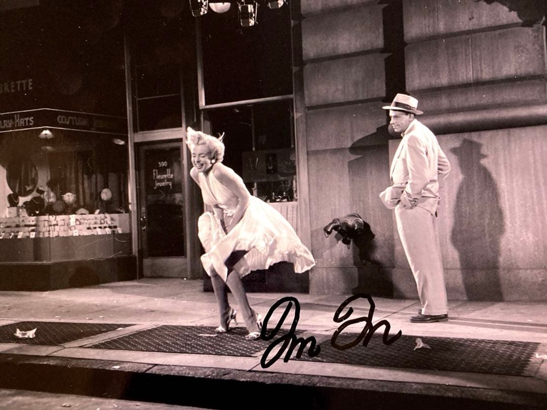 マリリン・モンロー直筆サイン入り超大型写真…Marilyn Monroe Yahoo!オークション - マリリン・モンロー 直筆サイン 写真 額付き C