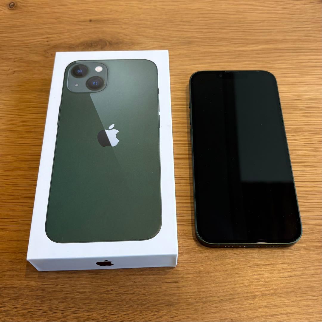 【値下げしました】Apple iPhone 13 ミッドナイトグリーン 本体 Apple、iPhone 13のラインナップに加わった魅力的な新しいグリーンの