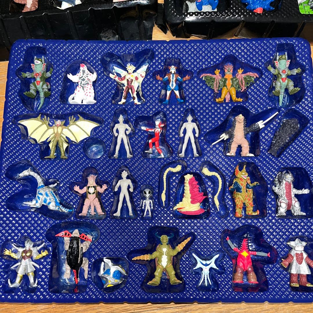 ティガモンスター超全集 PART1 PART2ウルトラモンスター超全集 - メルカリ