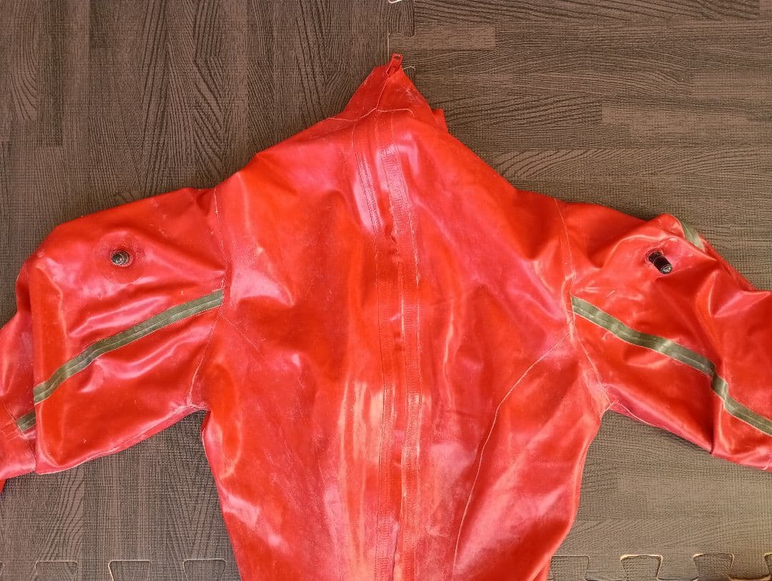 試着のみ RUBBER EVAインフレータブルラバーキャットスーツ