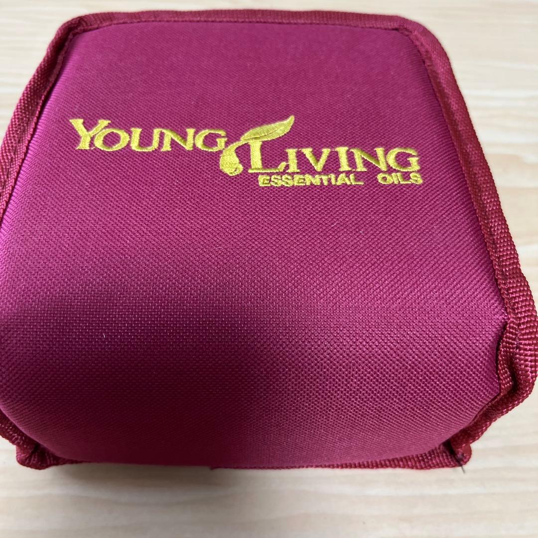 Young Living Immuwell アロマケース2個 おまけアロマオイル