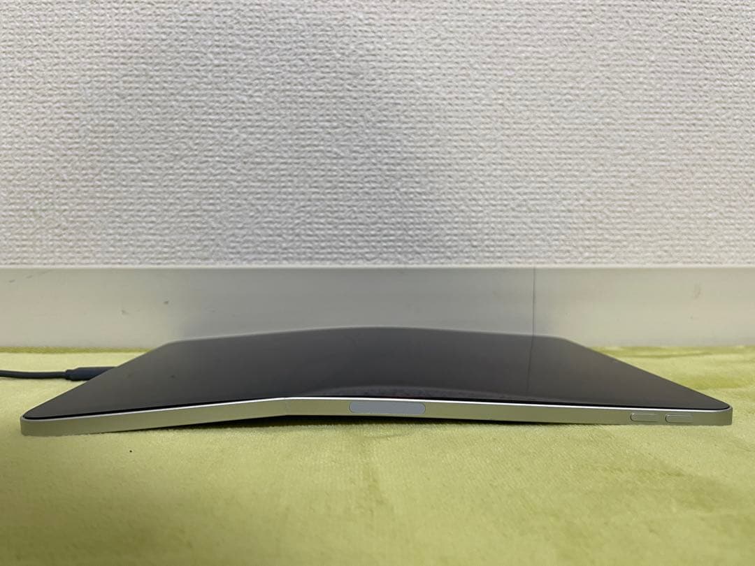 ジャンク】iPad Air 第4世代 64GB シルバー 本体曲がり・操作不可