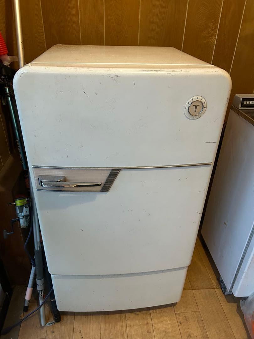 昭和30年代　東芝　電気　冷蔵庫　昭和レトロ　当時物　アンティーク　雑貨　家電 昭和30年代の東芝製の家電がミニチュアフィギュア化！白黒テレビや