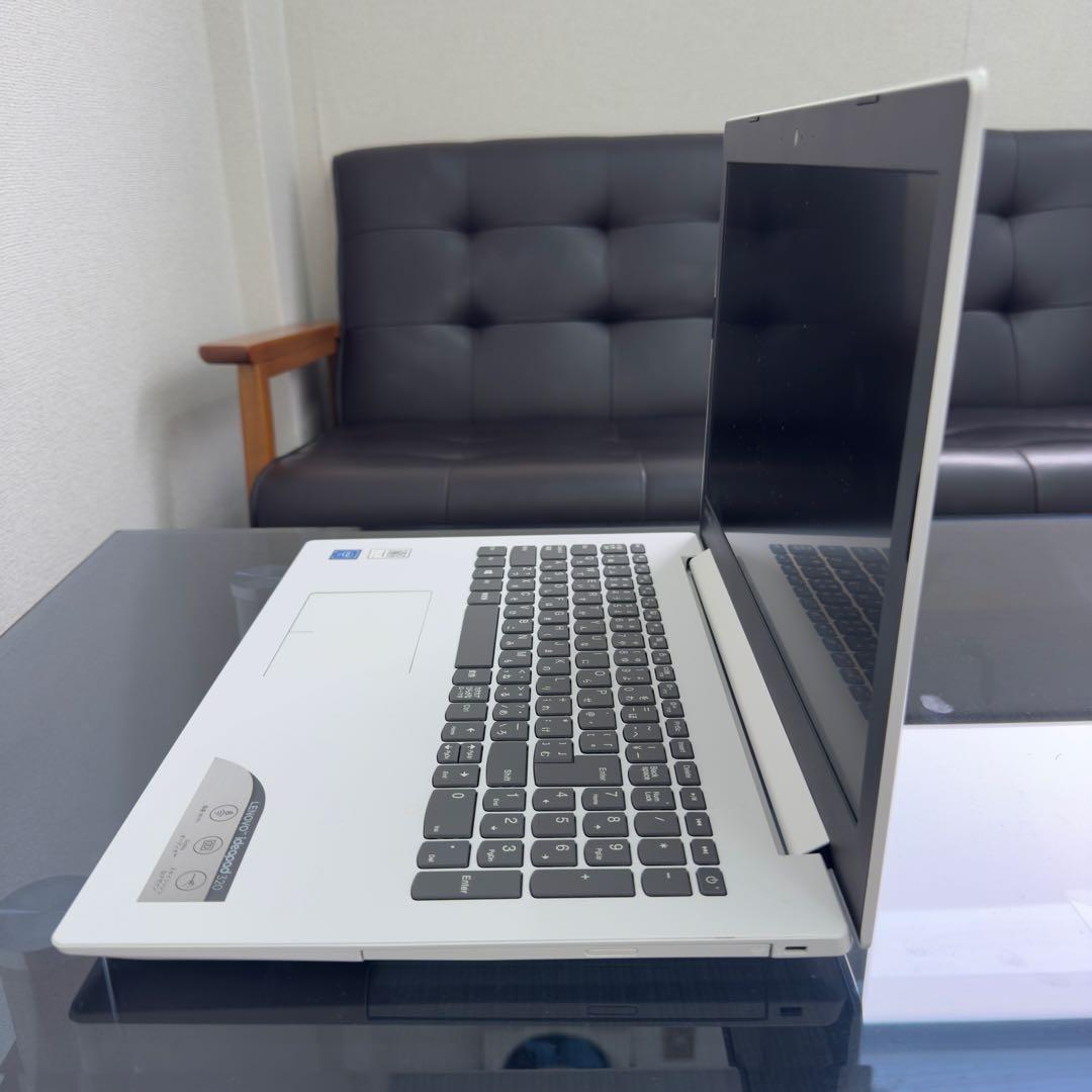 Lenovo ノートPC ideapad 320-15IAPステッカー装飾付き