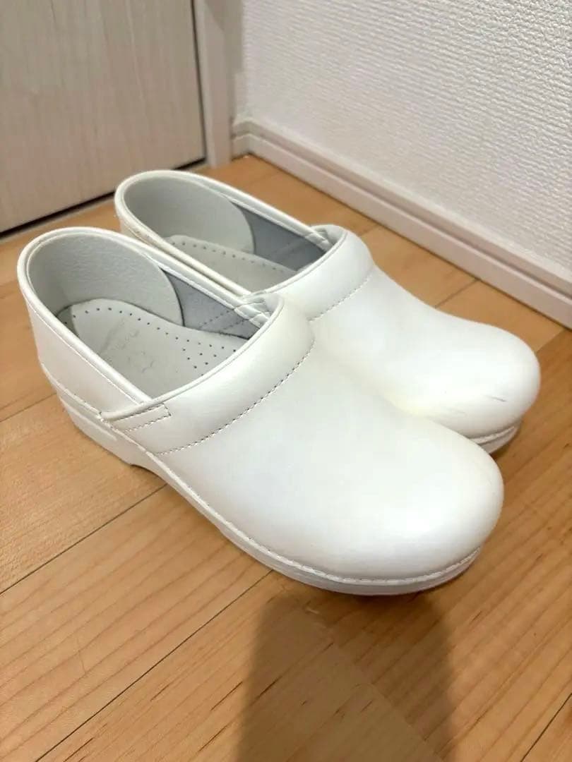 danskoダンスコプロフェッショナル　サボ　ホワイト サイズ38 24.5cm