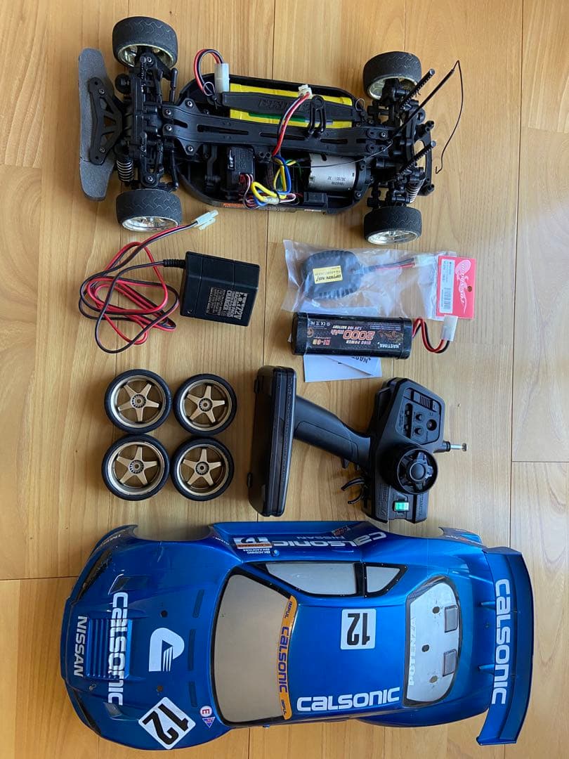 タミヤ ラジコンカー　スカイライン GT-R セット Amazon.co.jp: タミヤラジコンRC日産スカイラインGT-R塗装済