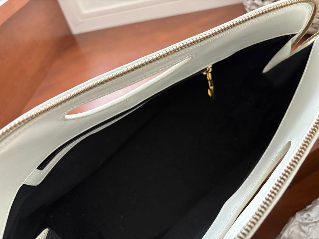 美品】PELLICOクラッチかごバッグ ホワイトレザー - メルカリ