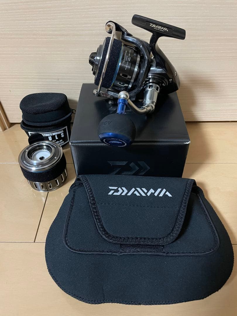廃盤】Daiwa(ダイワ)16キャタリナ 5000 SOM、廃盤替スプール付 - メルカリ
