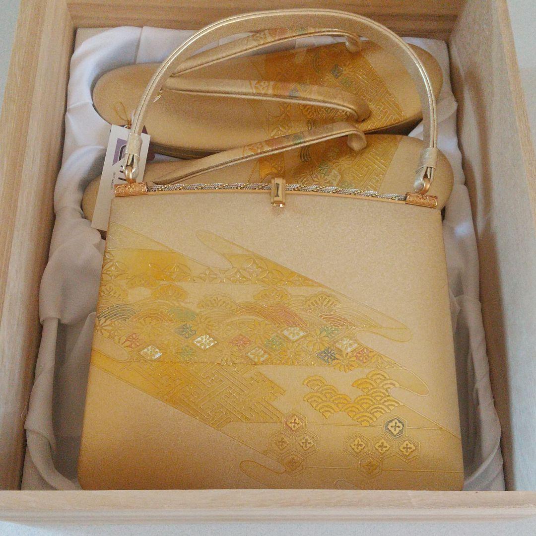 草履 と バッグ のセット 金色 木箱入り 送料込み　　未使用品 SOUBIEN（創美苑） 草履バッグセット 成人式 草履バッグ 振袖 袴 卒業