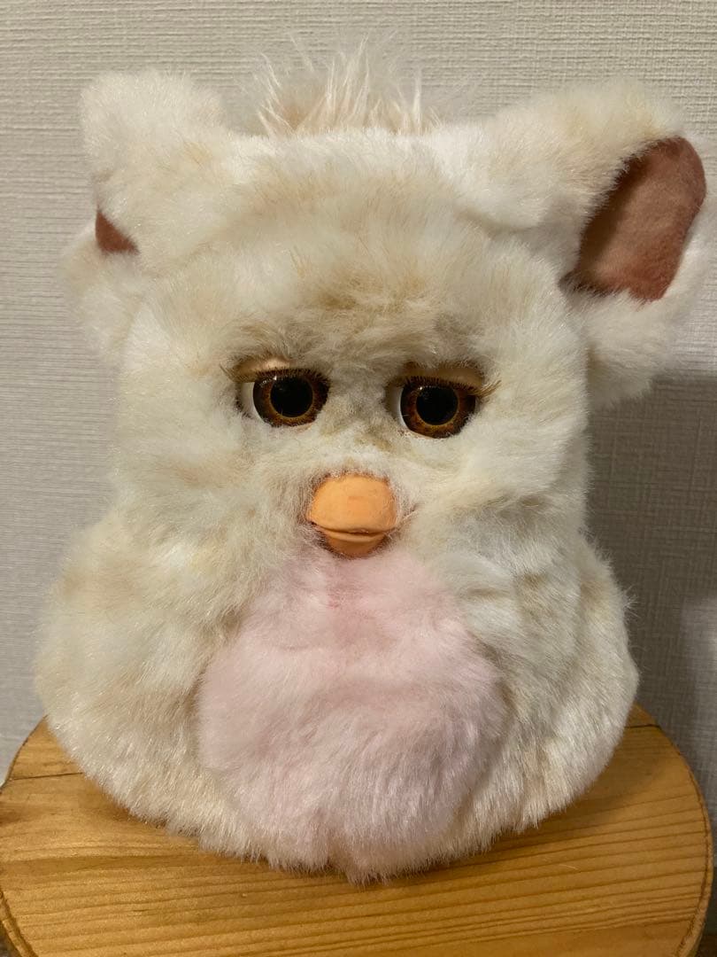 ファービー2 キャラメルシロップ ベージュ×茶目 英語版 - メルカリ