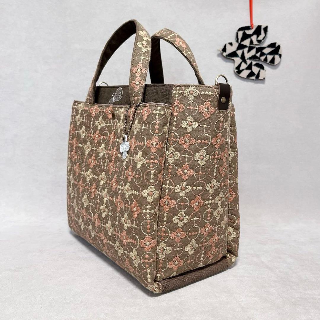 ハンドメイド 音の絵 ミナペルホネン 大きなポケットのスクエアトート