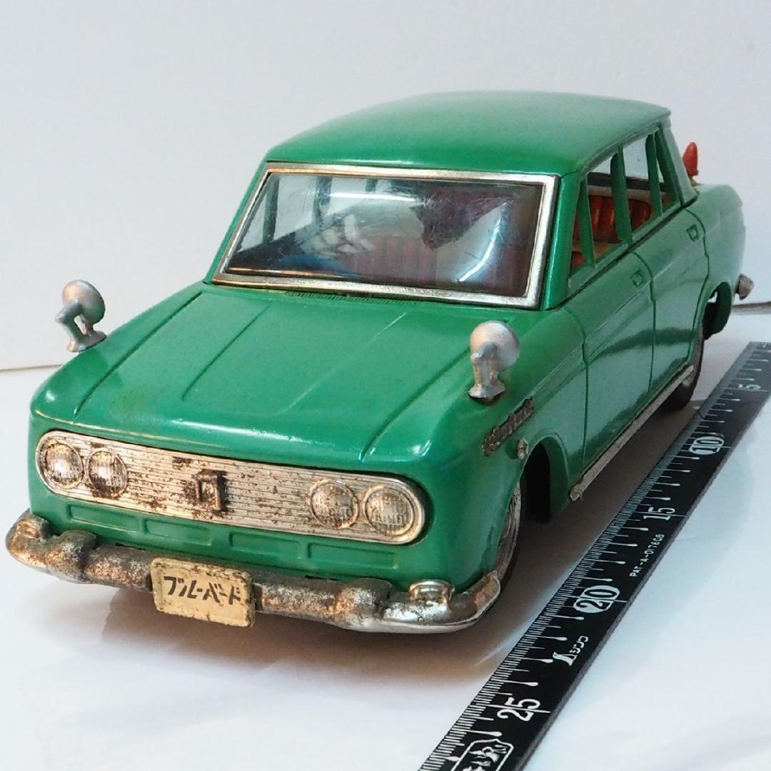 イチコー【ダットサン ブルーバード410ピニンファリーナ黄緑】ブリキ製ミニカー イチコー【ダットサン ブルーバード410ピニンファリーナ黄緑】ブリキ製