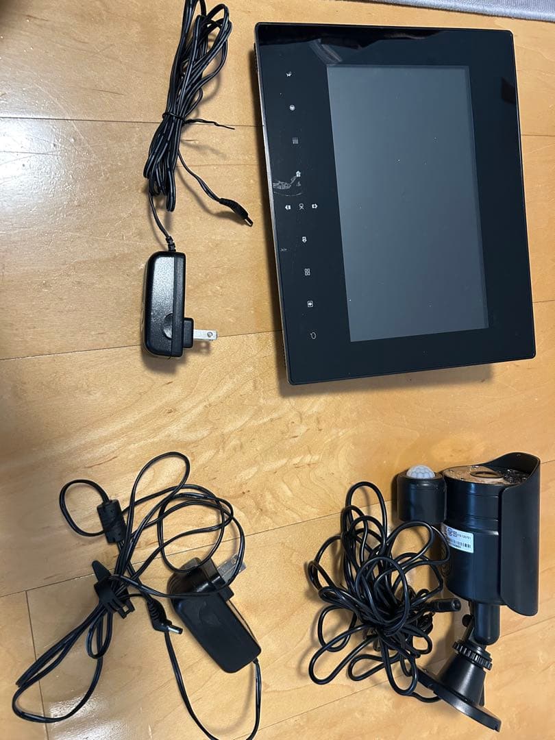 らくらくeye cam （防犯カメラ＋モニター付） らくらくeye cam ワイヤレスカメラ 屋外用 | NSKダイレクトショップ