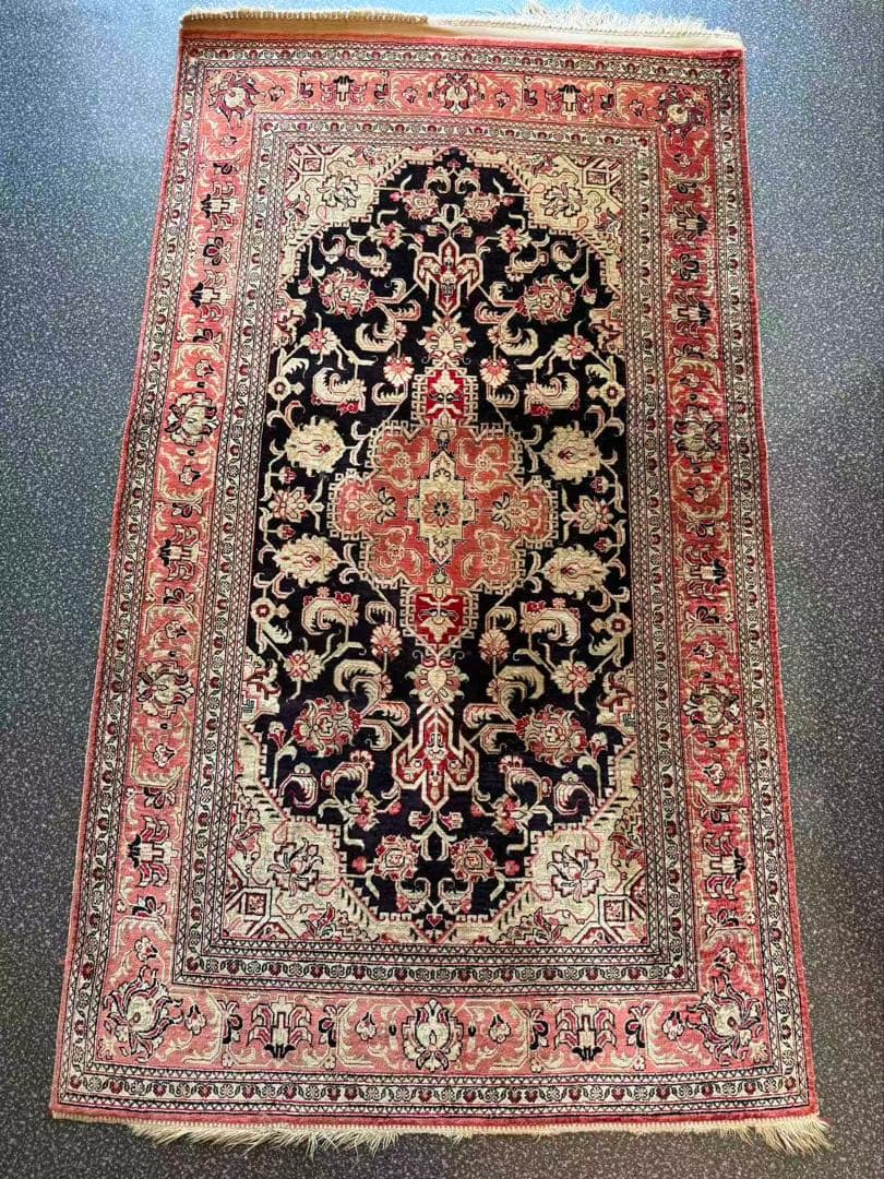 DT515 ペルシャ絨毯 クム イラン 125×73cm シルク 絹100% ペルシャ絨毯クム産シルク アーダヴィ工房 玄関マット 89x59㎝ ブルー