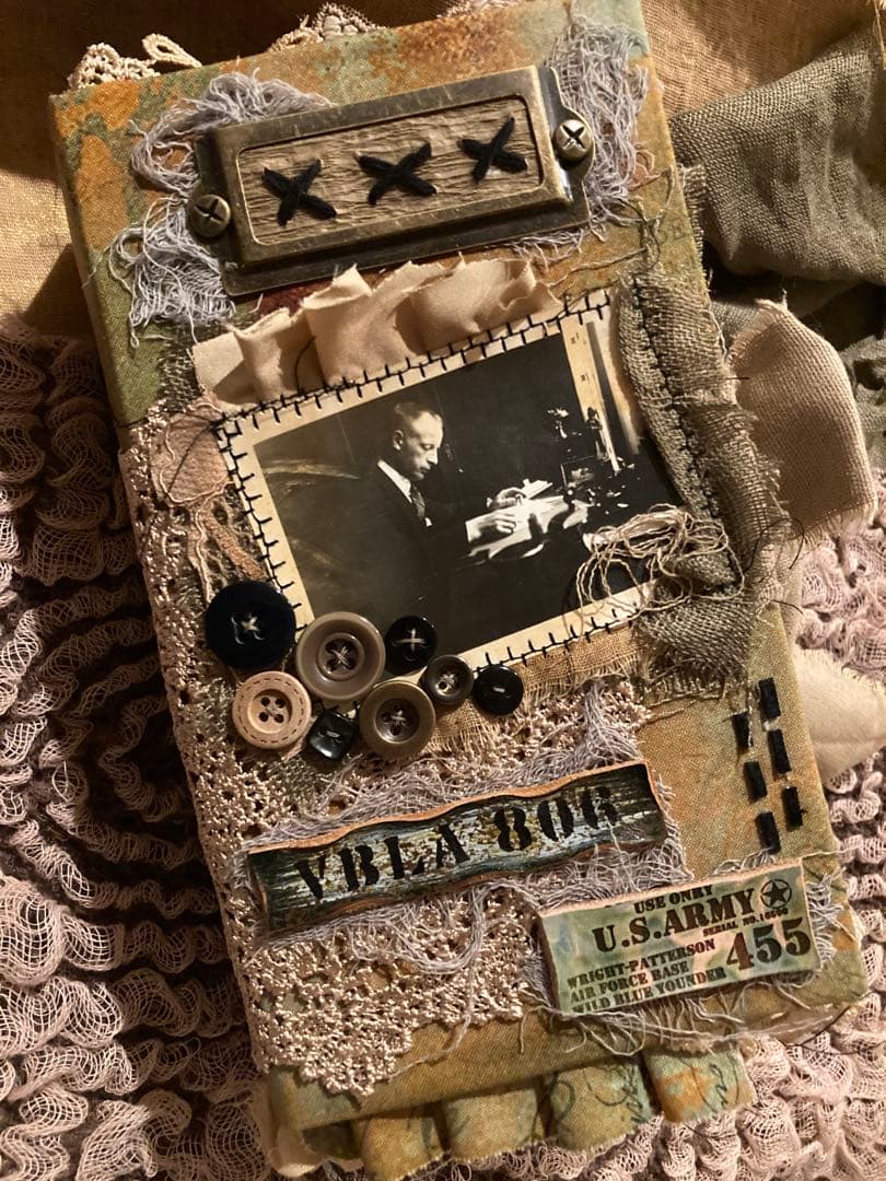 男前ジャンクジャーナル　雑記帳　数字　革タグ　ペイント　アンティーク ハンドメイド☆ジャンクジャーナル雑記帳(英字新聞) - メルカリ