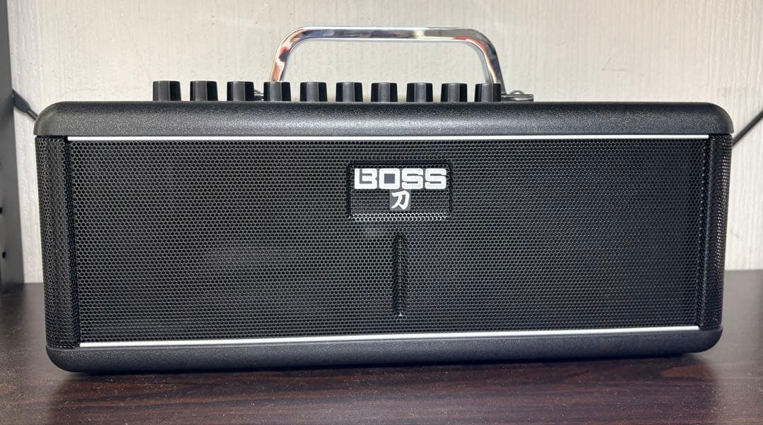 【価格相談可】BOSS KATANA-AIR BOSS KATANA-AIR-S 完全ワイヤレス ギターアンプ Bluetooth シルバー