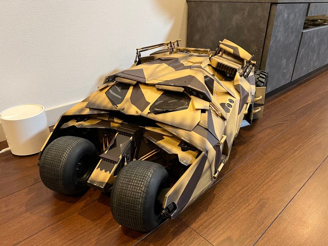 ホットトイズDARK KNIGHT BATMAN TUMBLER（タンブラー） Hot Toys 1/6 Batman The Dark Knight TDK Batmobile Tumbler MMS69