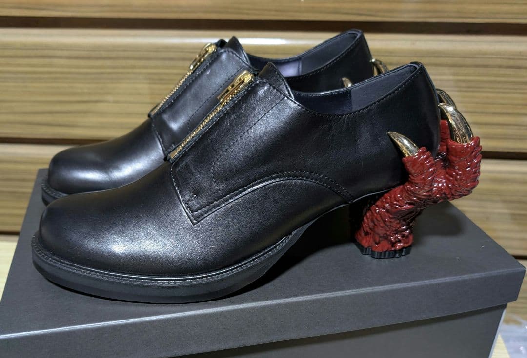 限定HAZAMAハザマ ゴジラシューズ惹きずり込まれる運命のドレス