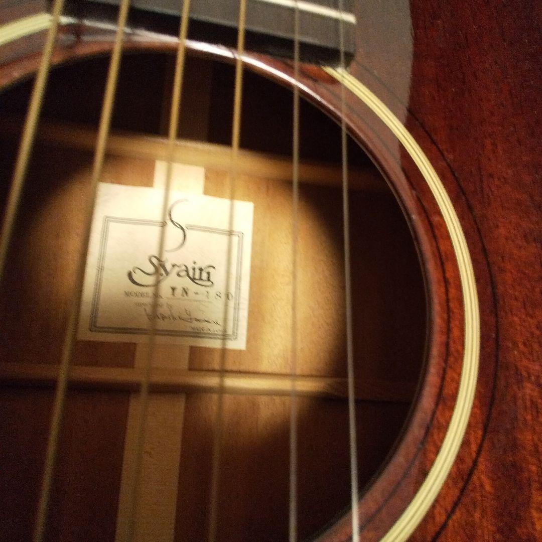 アコースティックギター マホガニー ブラウン ハードケース付きにて