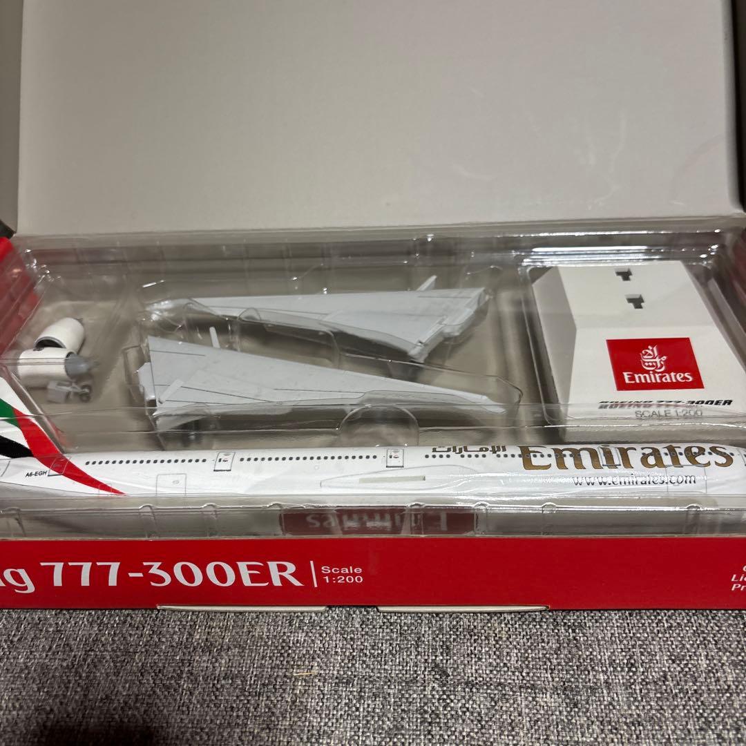 Boeing 777-300ER 模型 1:200 エミレーツ航空 - メルカリ