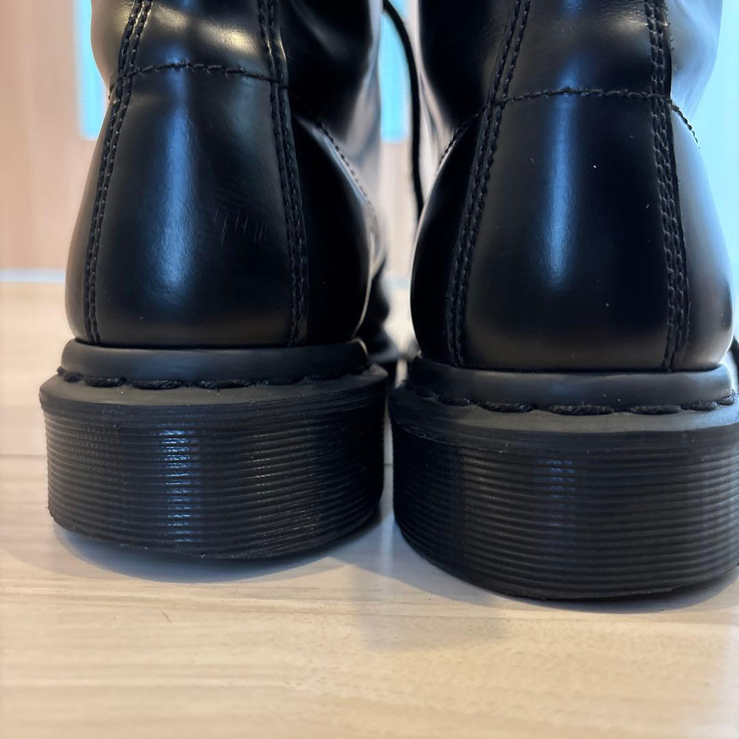 ドクターマーチン 8ホール mono uk7 - メルカリ