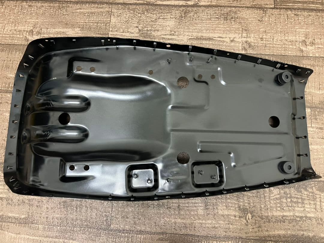 GS400シートベース 丸ゴム2個付き鉄ベースブラック 送料込み - メルカリ