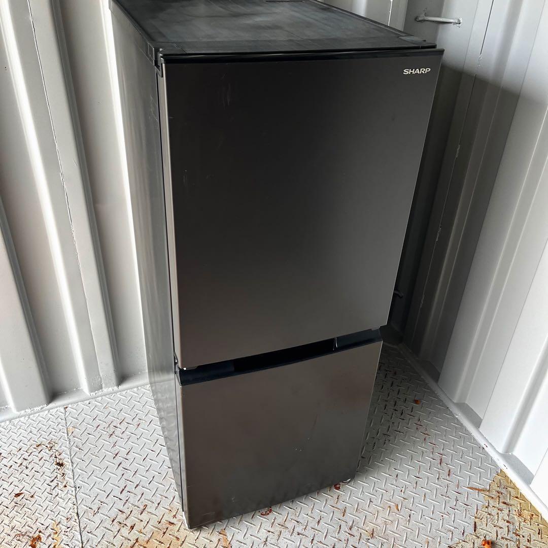 207取付無料！高性能SHARP 2022年製 スタイリッシュブラック冷蔵庫 o^^o