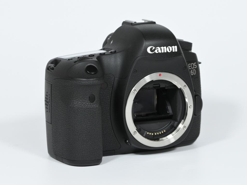 【超美品】 キヤノン　Canon EOS 6D ボディ 《ショット数4758》