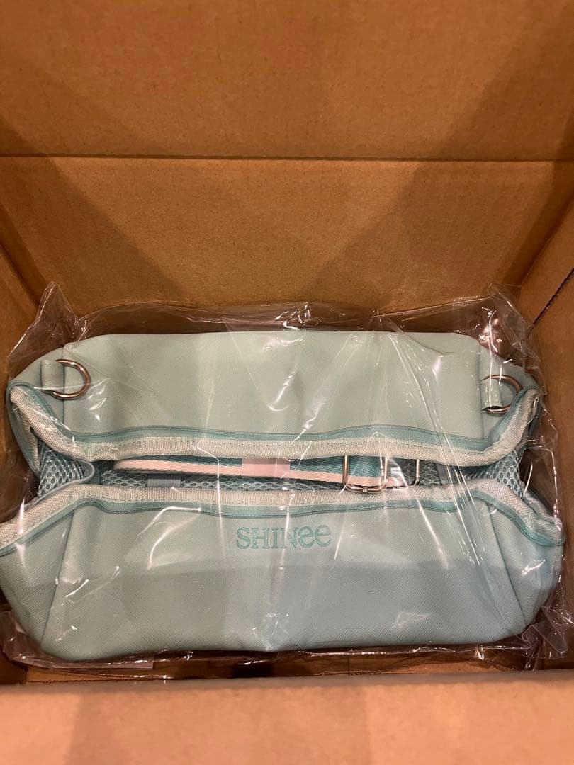 shinee FANLIGHTスリングポーチ ペンライトケース - メルカリ