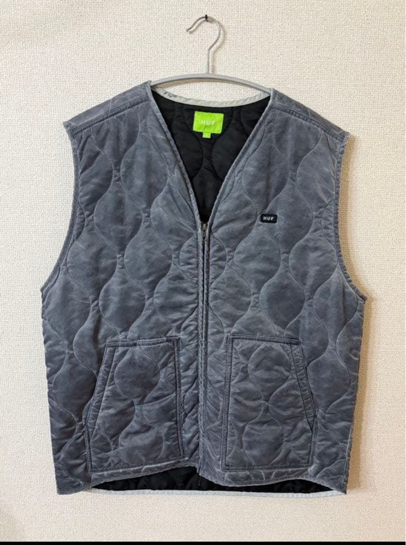 美品❗️定価22,000円 22AW HUF ハフ キルティング ベスト HUF（ハフ） 美品 定価22,000円 22AW◇HUF キルティング ベスト TIE