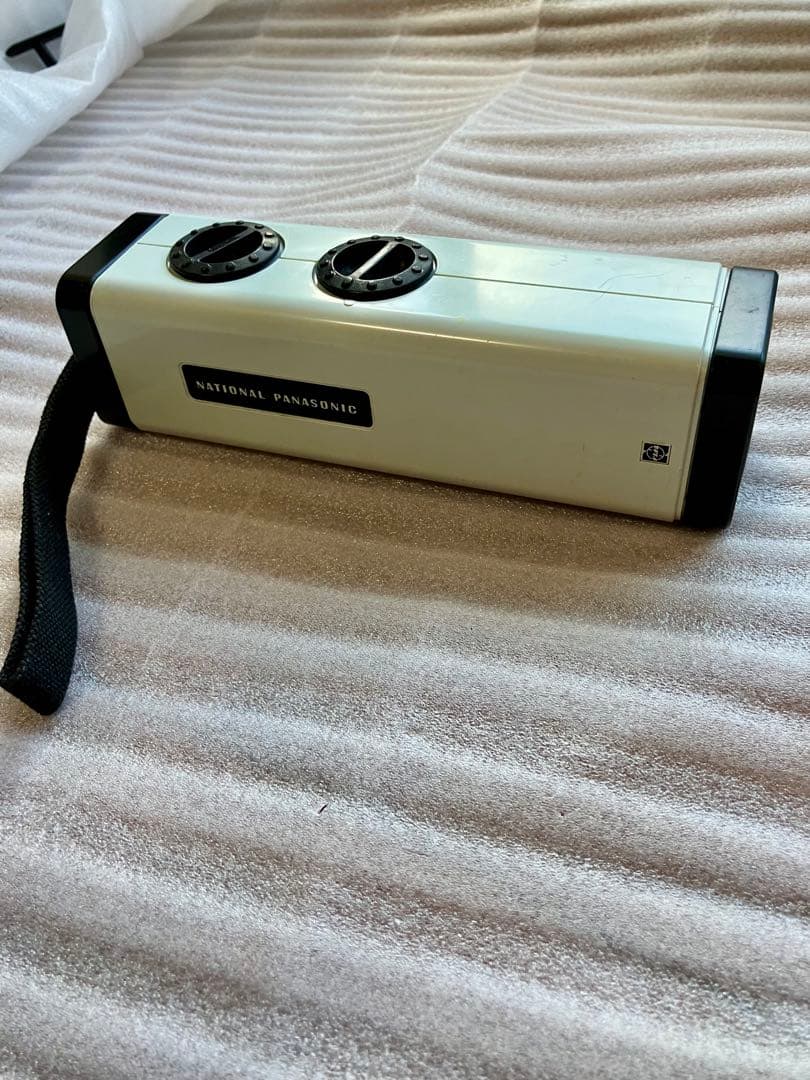 ナショナルパナソニック R-82 希少 1972年 デザインAMラジオ ナショナルパナソニック R-82 希少 1972年 デザインAMラジオ - メルカリ