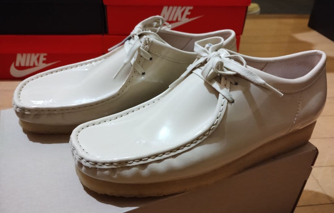 Supreme × Clarks Patent Leather Wallabee オンライン ショップ