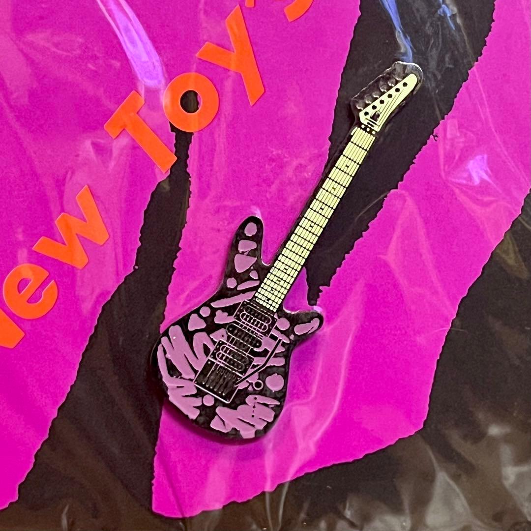 B'z Pleasure'91 ギター ピック ピンバッジ 松本孝弘 - メルカリ