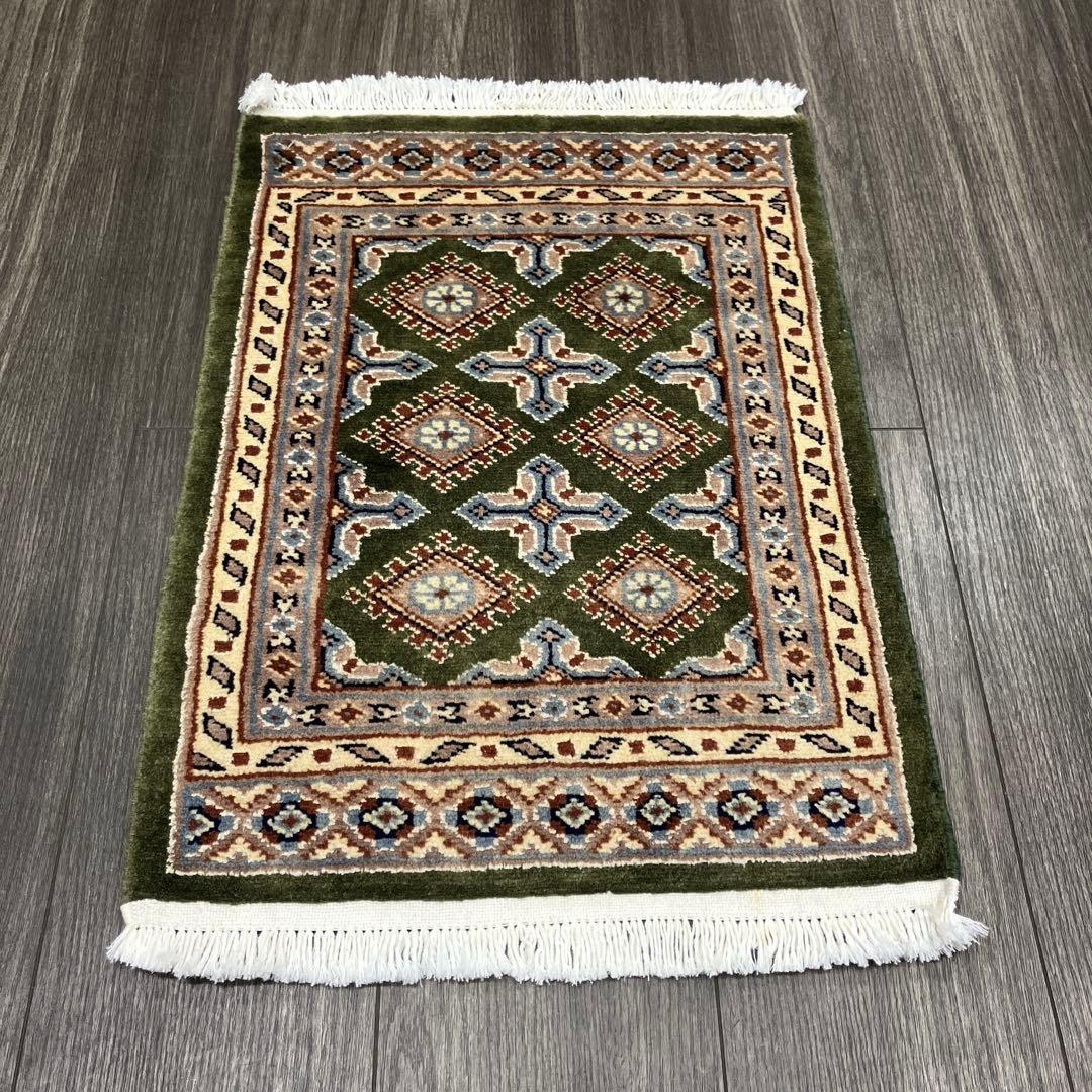 61x46パキスタン手織り絨毯ミニラグ訳あり品写真10/11番 パキスタン絨毯 126x190cm ＃150 最高クラス 手織り絨毯 アクセント