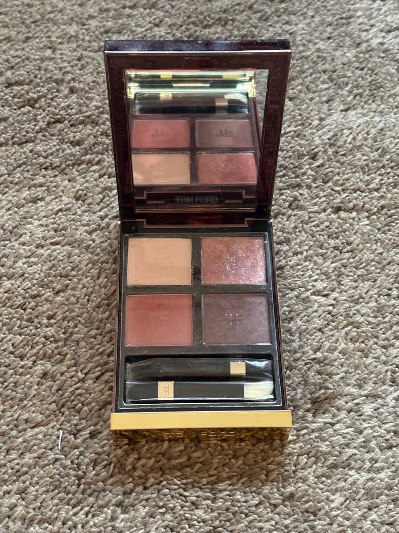 アイ カラー クォード030 インソレント ローズ - メルカリ