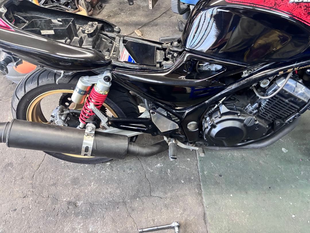 バリオス2 カワサキ ブラックマフラー サイレンサー付き 楽天市場】KAWASAKI バリオス2 分割式 50.8π (流タイプ2) PRETTY管