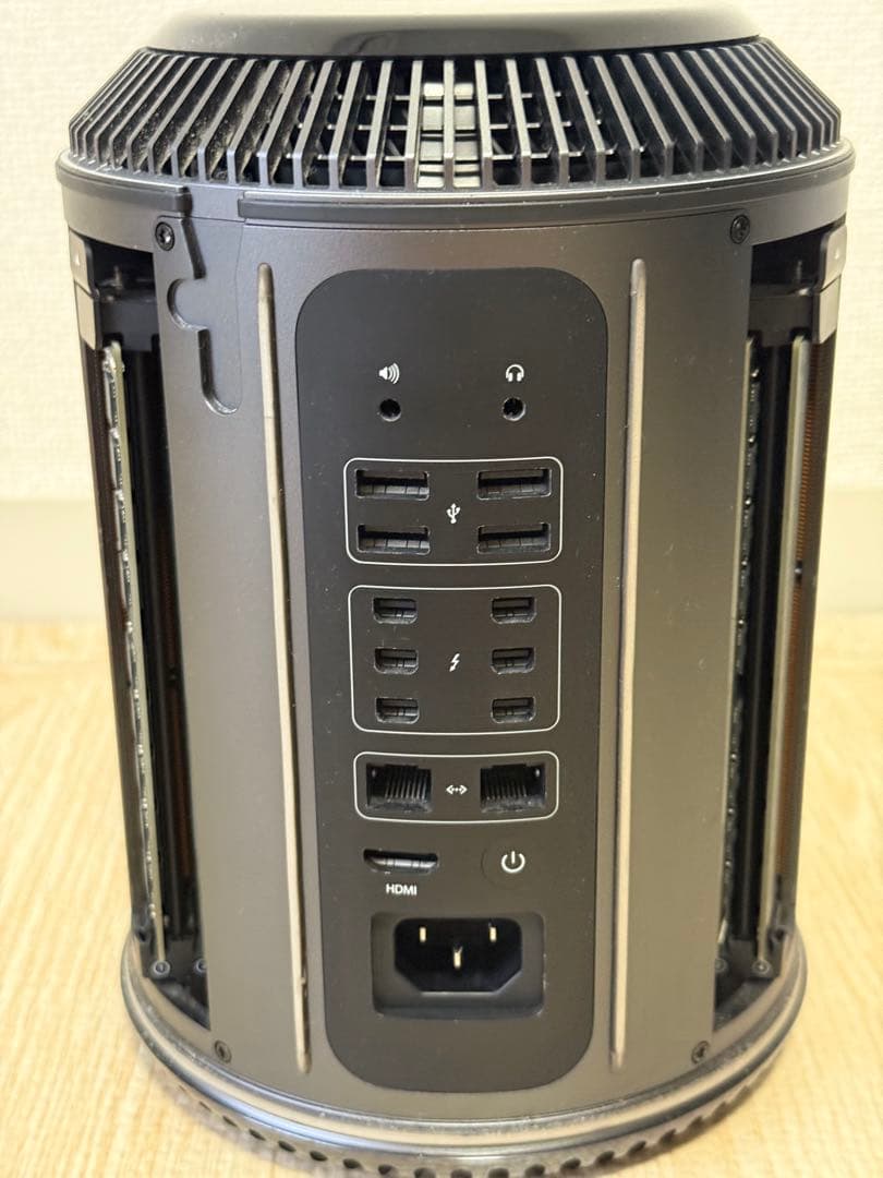 MacPro (Late 2013) 3.7GHz・24GB・256GB