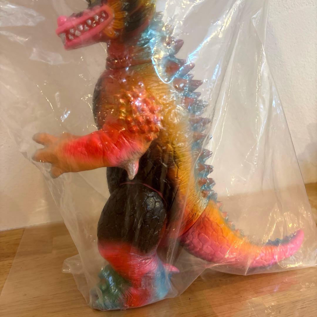 新品未開封 ケツァルゴン atmos × CONVICT インディーズソフビ