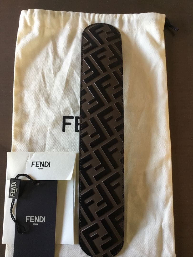 FENDI FFロゴ ストラップスルー Fendi Double FF Logo Straps | Authentic Designer Fashion Clothing