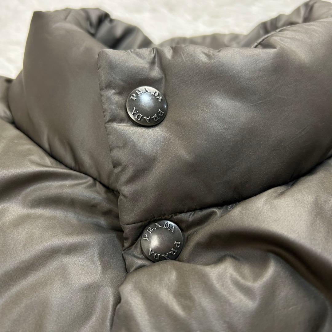 5685【希少カーキ・人気48サイズ】プラダ‪☆三角プレートロゴ入り‬