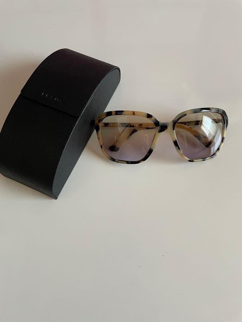 【最終価格】【新品】PRADA プラダ ベージュべっ甲フレームサングラス 美品PRADAプラダ ハバナ×ベージュべっ甲 眼鏡メガネ ケース付き 男女