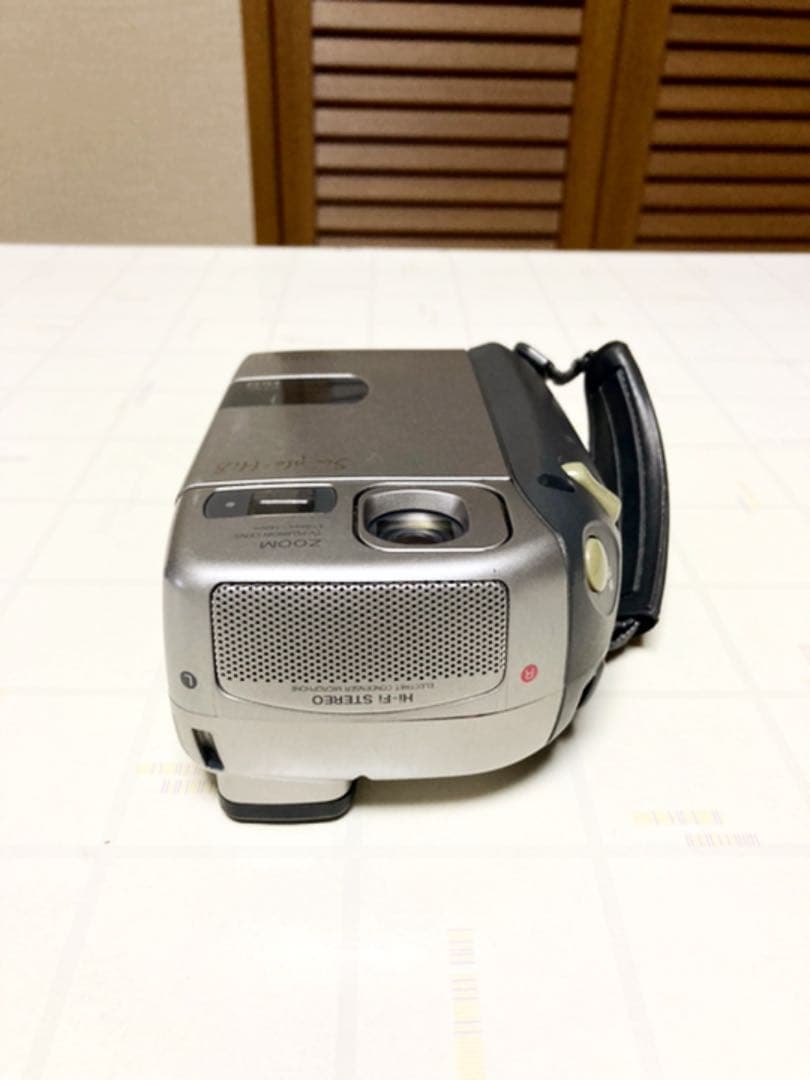 良品！【FUJIX simple-Hi8 FS-30】8ミリビデオカメラ - メルカリ