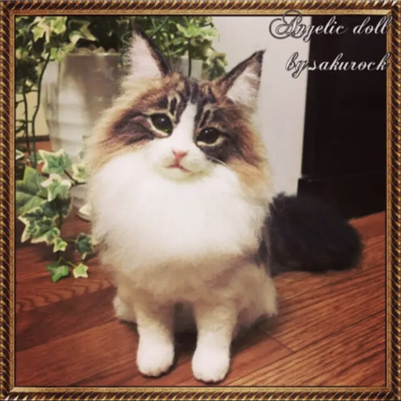 大人気！フセチンチラシルバーさん 羊毛フェルト 猫 リアル フセ
