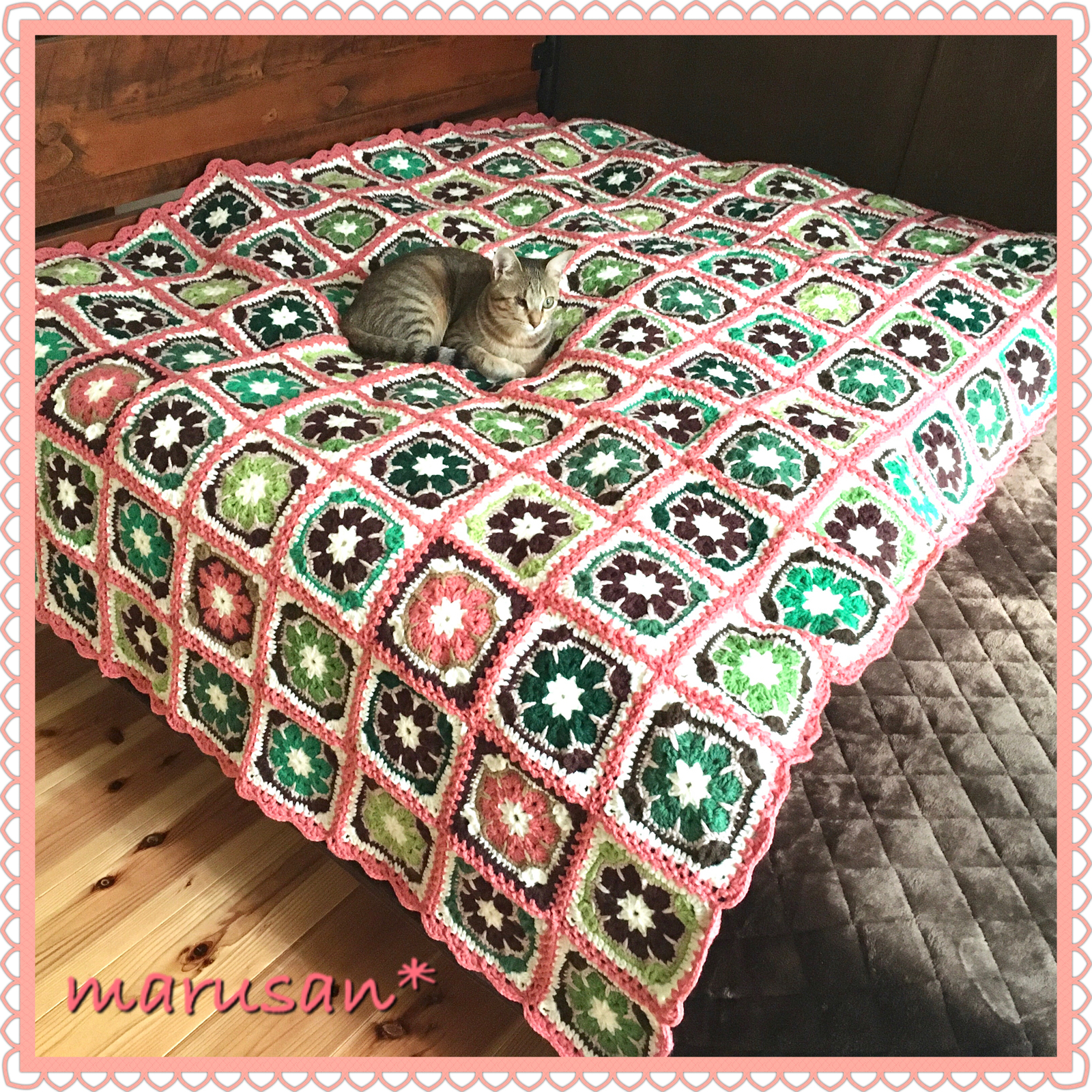 見本】レトロでカラフル可愛い かぎ針編み モチーフ編みのベッド