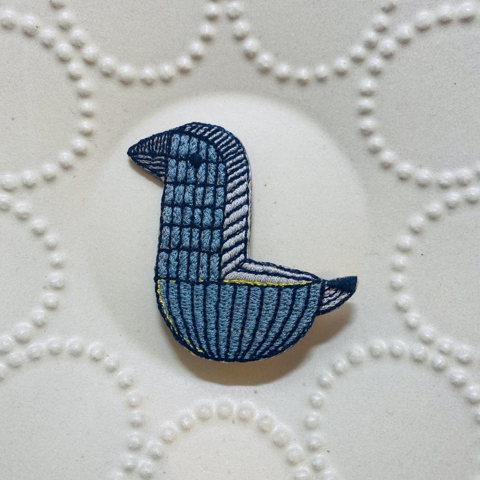 ブローチ（鳥・ミナペルホネン生地使用・ハンドメイド） - TORANKIRITE