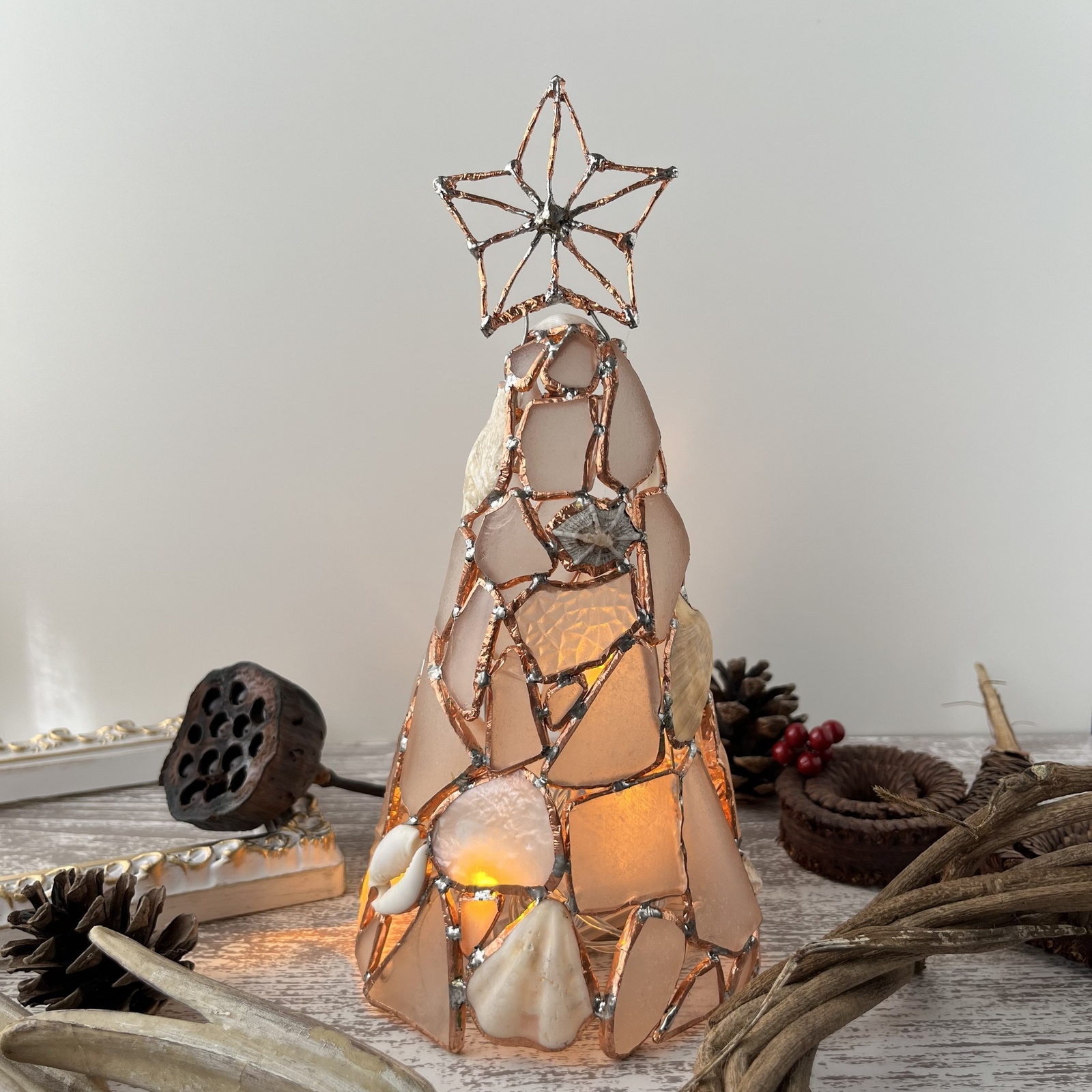 レトロシーグラスと貝殻のステンドグラス仕上げクリスマスツリー