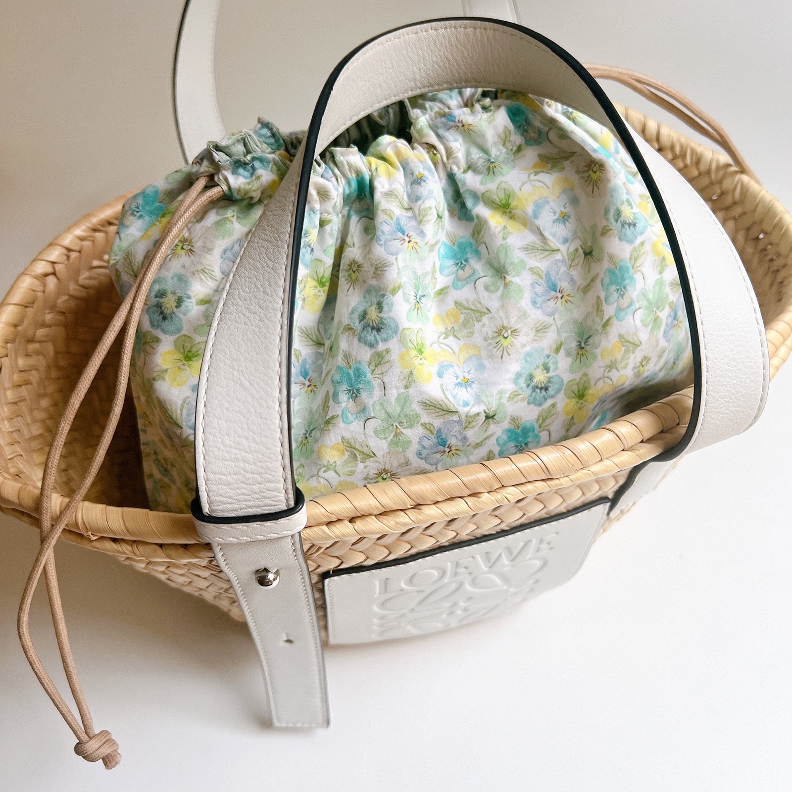 かごバッグ巾着袋 シンクオブミー ロエベのカゴバッグのインナーバッグ